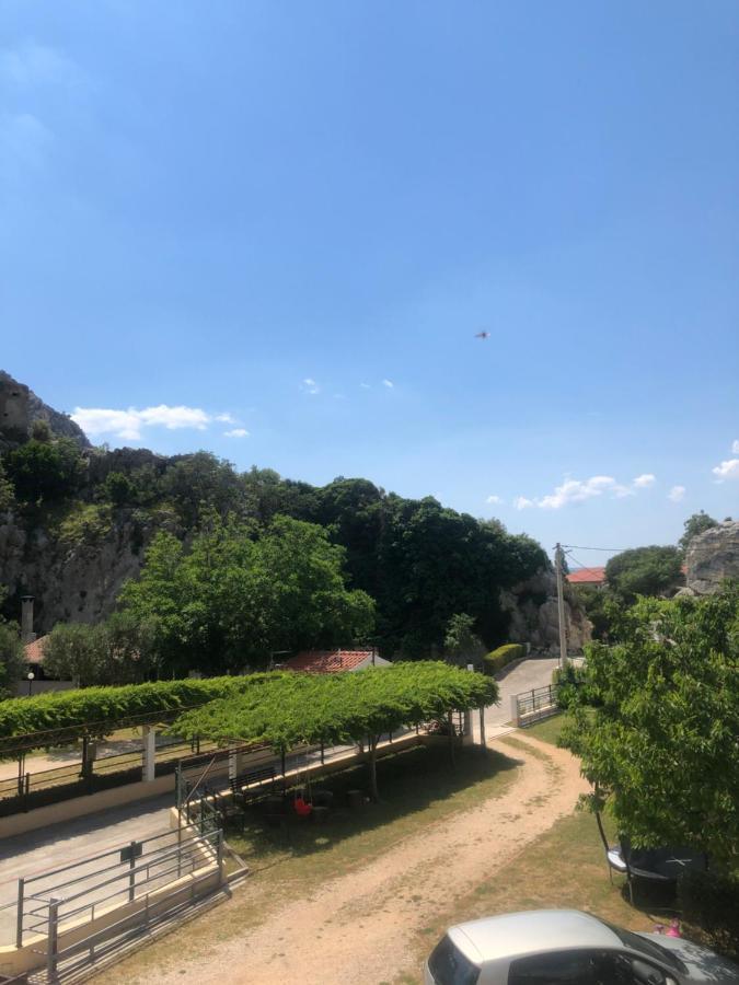 Apartmani Lisicina Omis Bagian luar foto