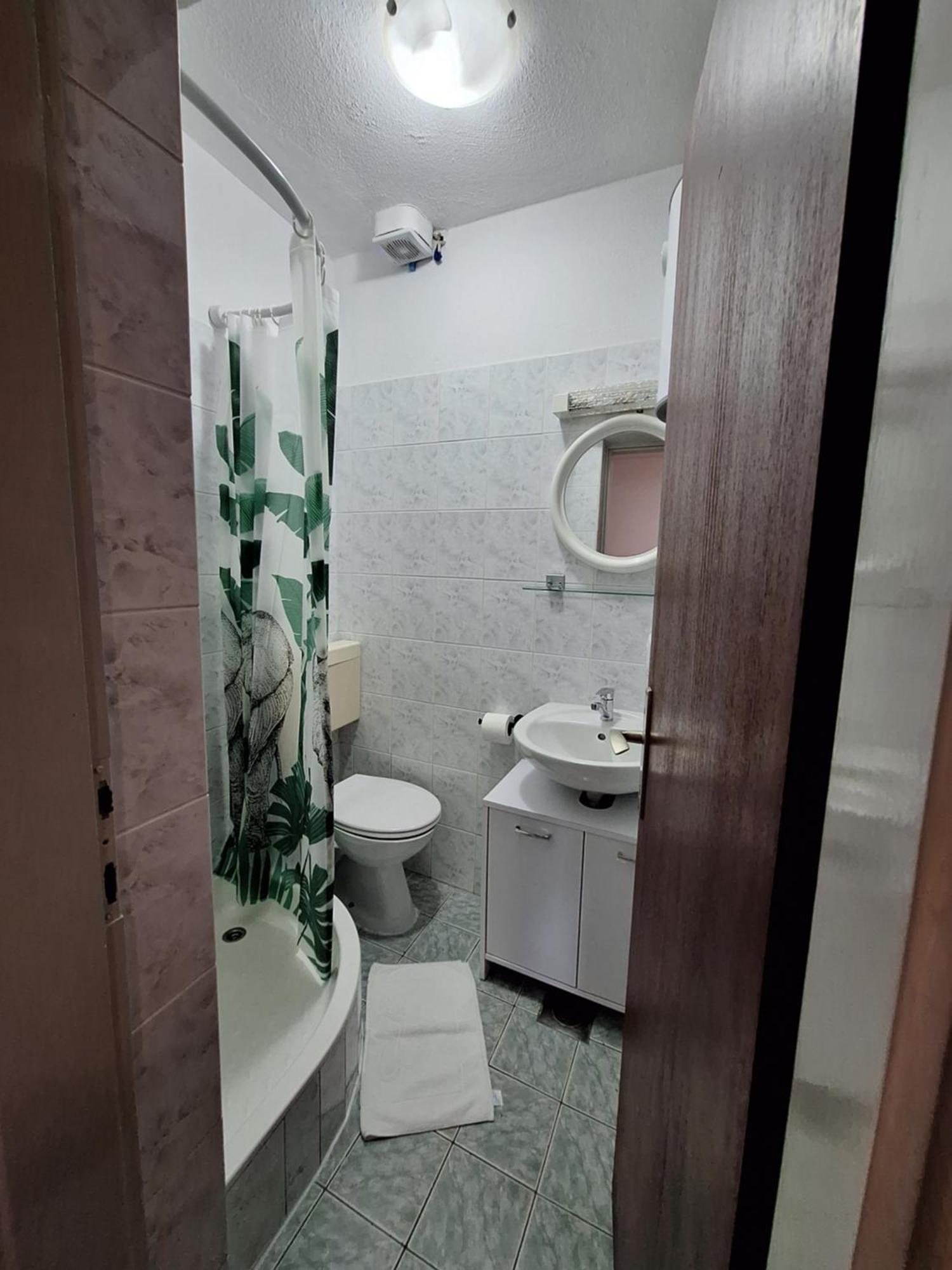 Apartmani Lisicina Omis Bagian luar foto