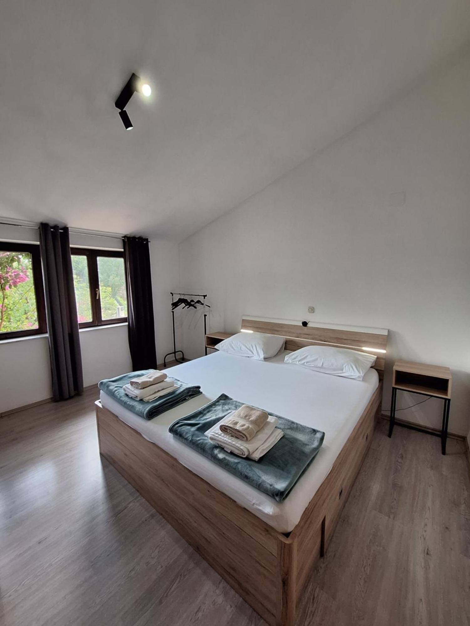 Apartmani Lisicina Omis Bagian luar foto